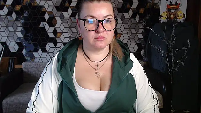 NikaSkylink online show from 04-14-26, 04:40