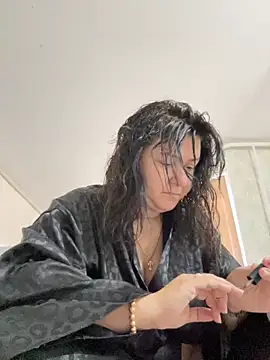 Snapshot of Liza_Will chatting on 10-27-25, 05:55 Liza Will online show from 10-27-25, 05:55