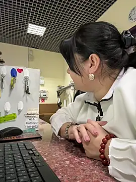 Snapshot of Liza_Will chatting on 01-11-26, 09:47 Liza Will online show from 01-11-26, 09:47