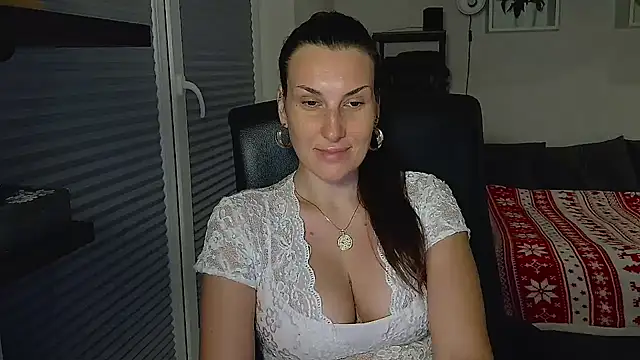 Snapshot of DonnaAmore chatting on 11-12-25, 03:12 DonnaAmore online show from 11-12-25, 03:12