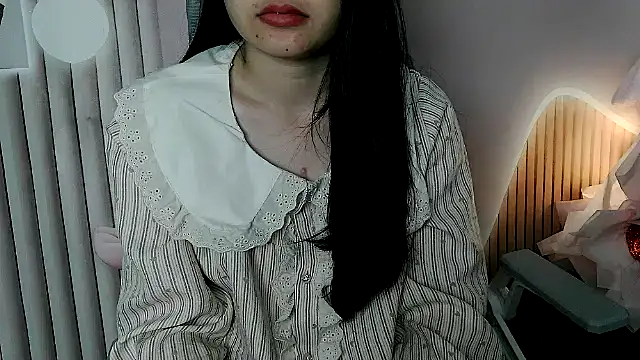 Snapshot of Emachiii chatting on 11-29-25, 02:14 Emachiii online show from 11-29-25, 02:14