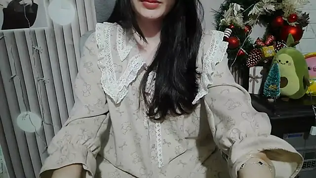 Snapshot of Emachiii chatting on 12-16-25, 01:16 Emachiii online show from 12-16-25, 01:16