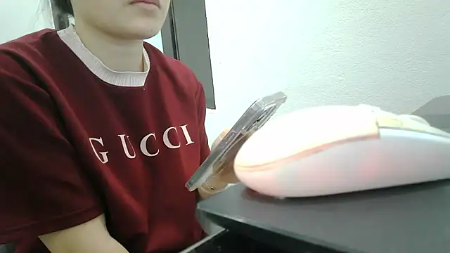 Emachiii online show from 04-19-26, 04:17