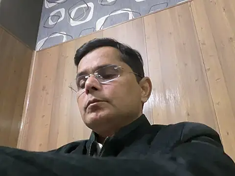 Snapshot of ultimatebooboo chatting on 01-13-26, 12:21 ultimatebooboo online show from 01-13-26, 12:21