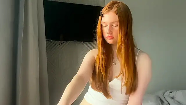 Snapshot of LuxXAngel chatting on 06-11-26, 12:32 LuxXAngel online show from 06-11-26, 12:32