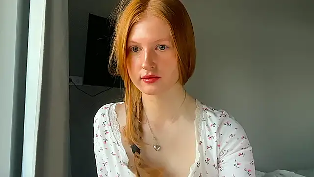 Snapshot of LuxXAngel chatting on 06-13-26, 01:03 LuxXAngel online show from 06-13-26, 01:03