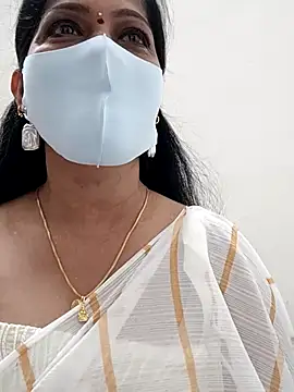 Snapshot of shivani27 chatting on 09-15-25, 03:34 shivani27 online show from 09-15-25, 03:34