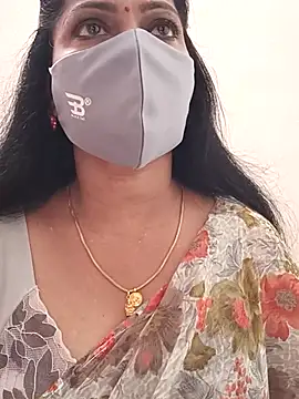 Snapshot of shivani27 chatting on 12-05-25, 08:12 shivani27 online show from 12-05-25, 08:12