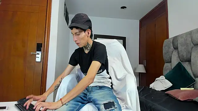 Davide 444 online show from 10-11-25, 01:16