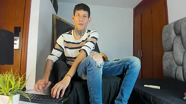Davide 444 online show from 10-14-25, 01:39