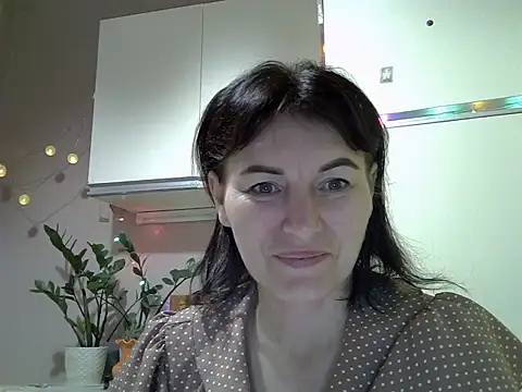 Krystal 82 online show from 10-09-25, 07:45