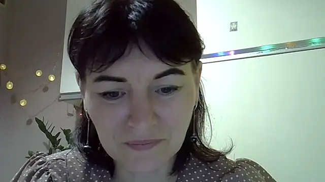 Krystal 82 online show from 10-12-25, 08:52