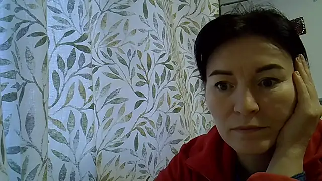 Snapshot of Krystal_82 chatting on 12-19-25, 10:33 Krystal 82 online show from 12-19-25, 10:33