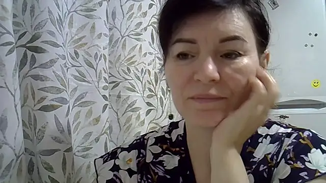 Snapshot of Krystal_82 chatting on 12-20-25, 03:57 Krystal 82 online show from 12-20-25, 03:57