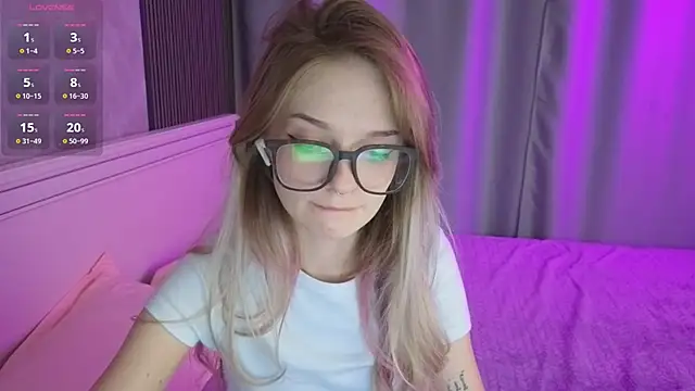 Snapshot of vialeta_baby chatting on 09-19-25, 10:21 vialeta baby online show from 09-19-25, 10:21