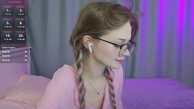 Snapshot of vialeta_baby chatting on 09-23-25, 11:52 vialeta baby online show from 09-23-25, 11:52