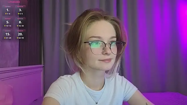 Snapshot of vialeta_baby chatting on 10-04-25, 11:14 vialeta baby online show from 10-04-25, 11:14