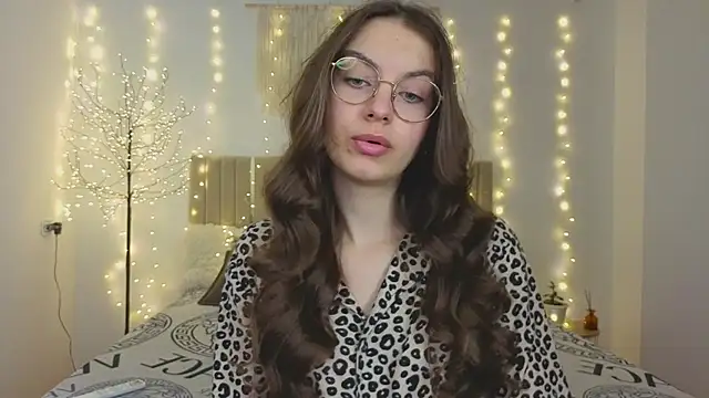 Real cutie1 online show from 12-17-25, 01:28