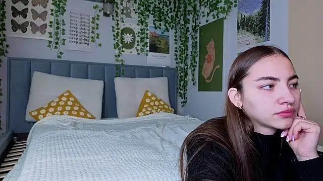 Ashley Pierce online show from 10-06-25, 04:10