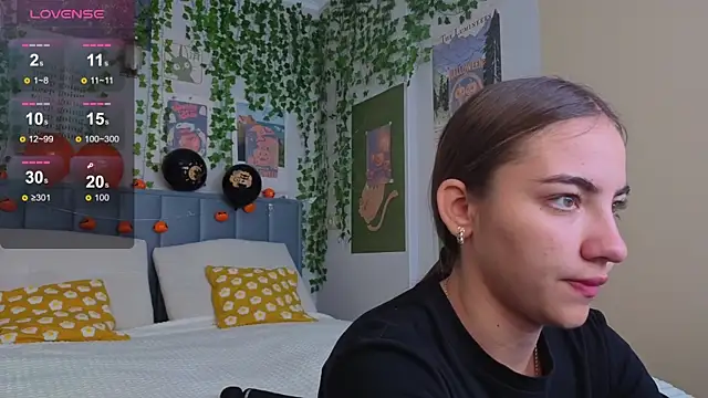 Ashley Pierce online show from 11-04-25, 04:11