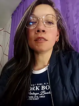 Snapshot of Chriss_girl_of_imaginatio chatting on 12-02-25, 11:11 Chriss girl of imaginatio online show from 12-02-25, 11:11