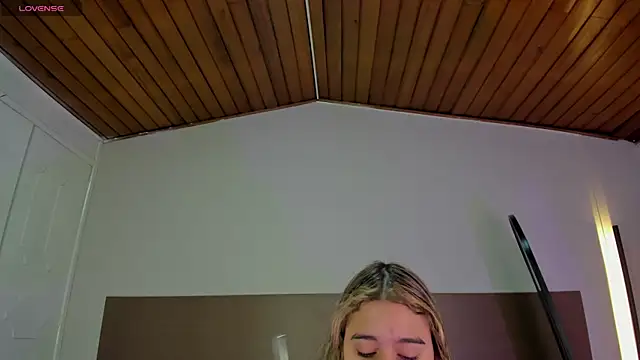 Rachell criss online show from 05-15-26, 04:08