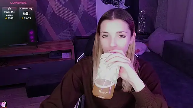 Sandy Belle online show from 12-04-25, 07:55