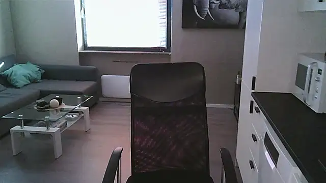 Dartanjanas13 online show from 11-16-25, 01:06