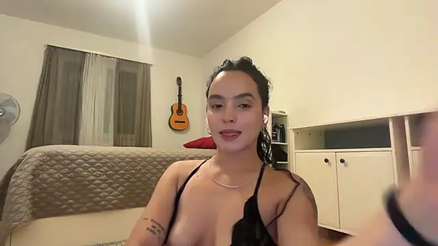 Snapshot of Maia_Park chatting on 04-30-26, 10:03 Maia Park online show from 04-30-26, 10:03