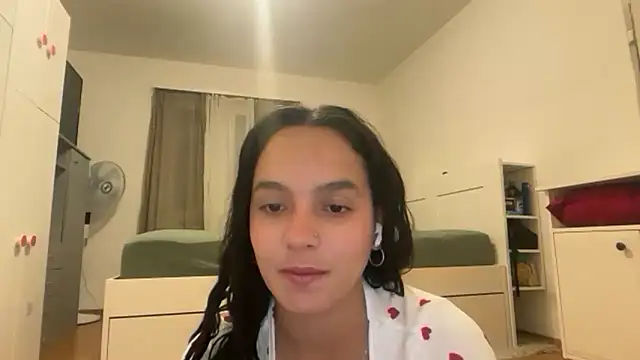 Snapshot of Maia_Park chatting on 05-01-26, 10:14 Maia Park online show from 05-01-26, 10:14