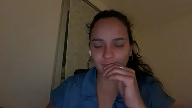 Snapshot of Maia_Park chatting on 05-29-26, 11:36 Maia Park online show from 05-29-26, 11:36