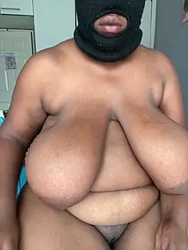 Snapshot of curvywithbigtitties chatting on 04-23-26, 06:03 curvywithbigtitties online show from 04-23-26, 06:03
