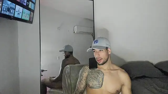 Snapshot of ThiagoLugo chatting on 09-29-25, 03:39 ThiagoLugo online show from 09-29-25, 03:39