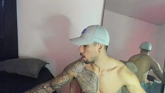 Snapshot of ThiagoLugo chatting on 10-27-25, 08:35 ThiagoLugo online show from 10-27-25, 08:35