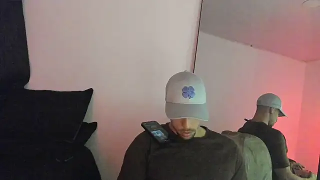 Snapshot of ThiagoLugo chatting on 11-02-25, 12:24 ThiagoLugo online show from 11-02-25, 12:24