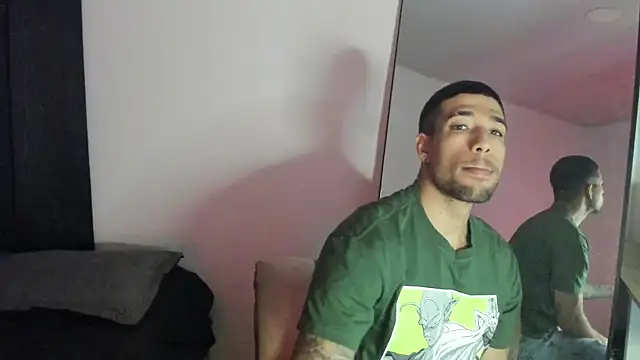 Snapshot of ThiagoLugo chatting on 11-08-25, 11:25 ThiagoLugo online show from 11-08-25, 11:25