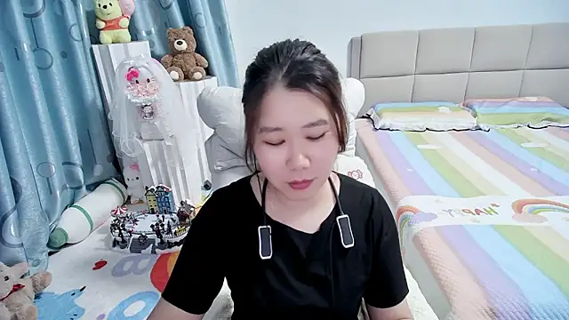 Onlyxixi online show from 04-25-26, 12:41