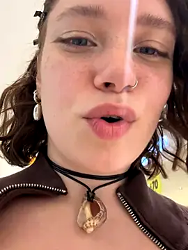 Snapshot of lucy-joy chatting on 09-12-25, 08:25 lucy-joy online show from 09-12-25, 08:25