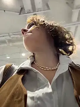 Snapshot of lucy-joy chatting on 09-23-25, 10:29 lucy-joy online show from 09-23-25, 10:29