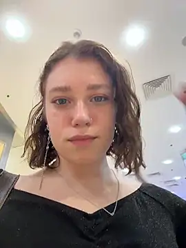 Snapshot of lucy-joy chatting on 10-10-25, 09:30 lucy-joy online show from 10-10-25, 09:30