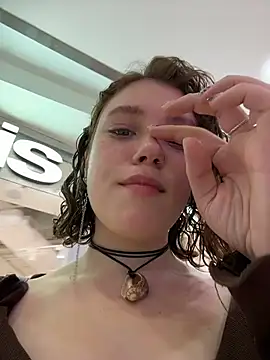 Snapshot of lucy-joy chatting on 10-14-25, 09:43 lucy-joy online show from 10-14-25, 09:43