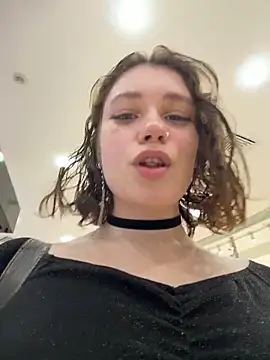 Snapshot of lucy-joy chatting on 10-20-25, 11:21 lucy-joy online show from 10-20-25, 11:21