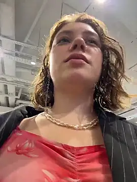 Snapshot of lucy-joy chatting on 10-24-25, 10:33 lucy-joy online show from 10-24-25, 10:33