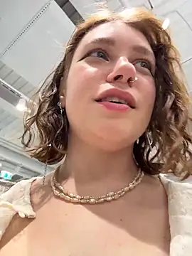 Snapshot of lucy-joy chatting on 11-25-25, 03:23 lucy-joy online show from 11-25-25, 03:23