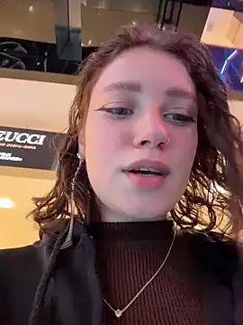 Snapshot of lucy-joy chatting on 12-19-25, 10:33 lucy-joy online show from 12-19-25, 10:33