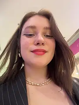 Snapshot of lucy-joy chatting on 12-22-25, 01:08 lucy-joy online show from 12-22-25, 01:08