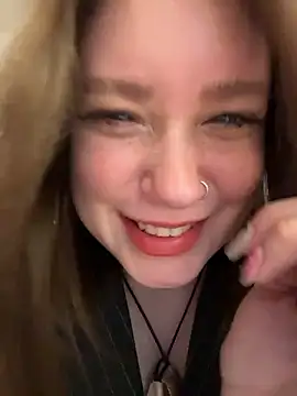 Snapshot of lucy-joy chatting on 01-11-26, 09:25 lucy-joy online show from 01-11-26, 09:25