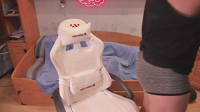 Dexter Bennett online show from 03-18-26, 05:38