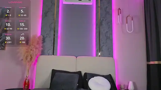 lunamuna1 online show from 10-21-25, 11:22