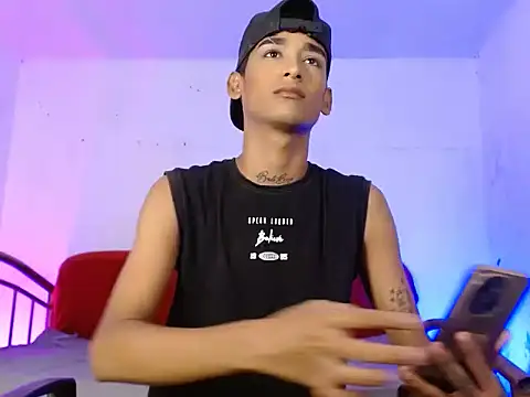 Snapshot of gabo_hotboy chatting on 03-21-26, 07:02 gabo hotboy online show from 03-21-26, 07:02